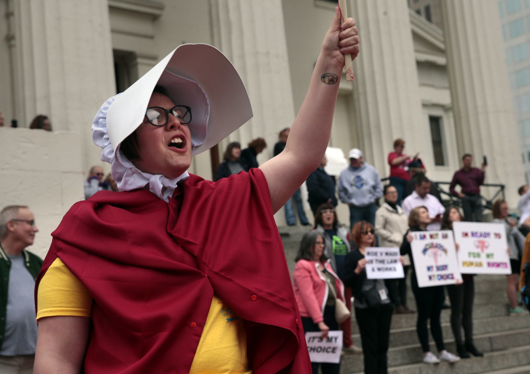Hundreds rally for abortion rights, against near-total ban